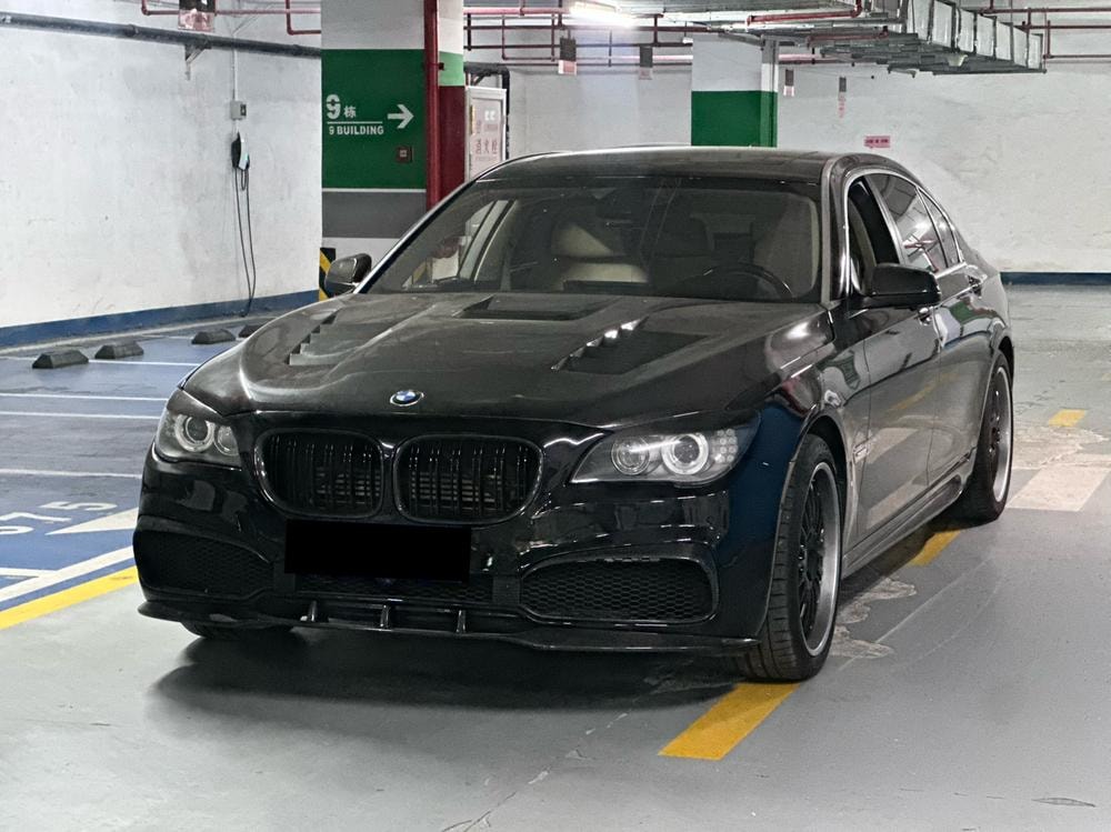 BMW 7-Series 2010 — фото автомобиля
