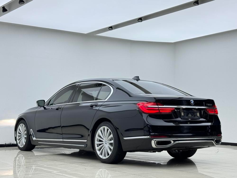 BMW 7-Series 2018 — фото автомобиля