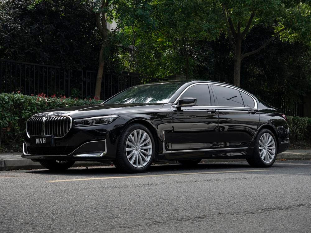 BMW 7-Series 2021 — фото автомобиля