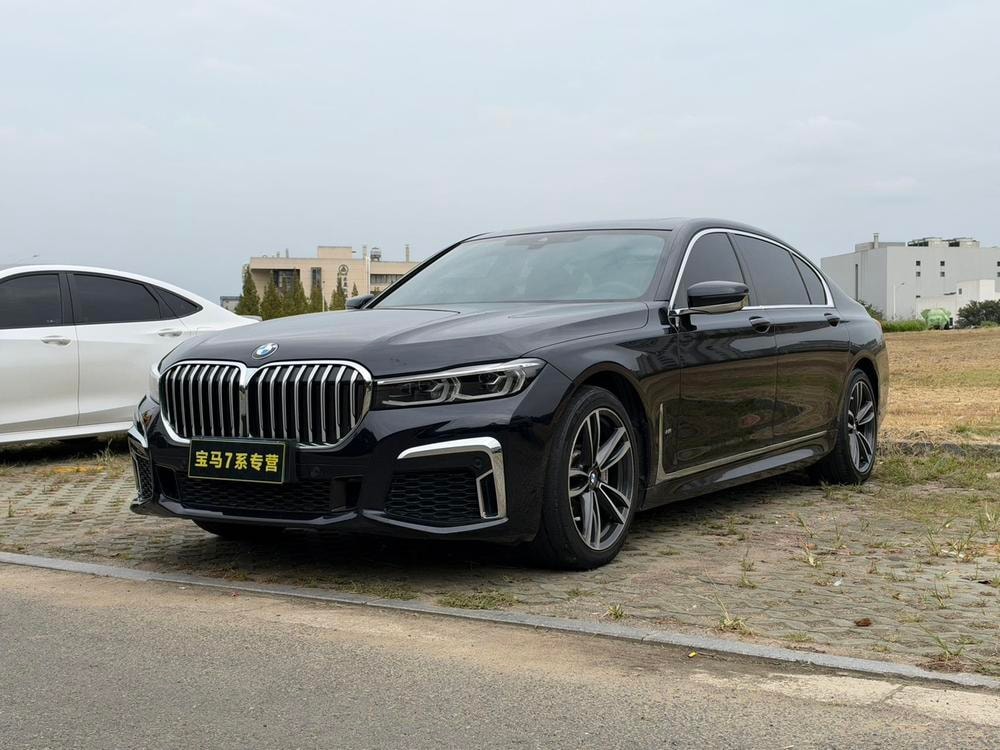 BMW 7-Series 2021 — фото автомобиля