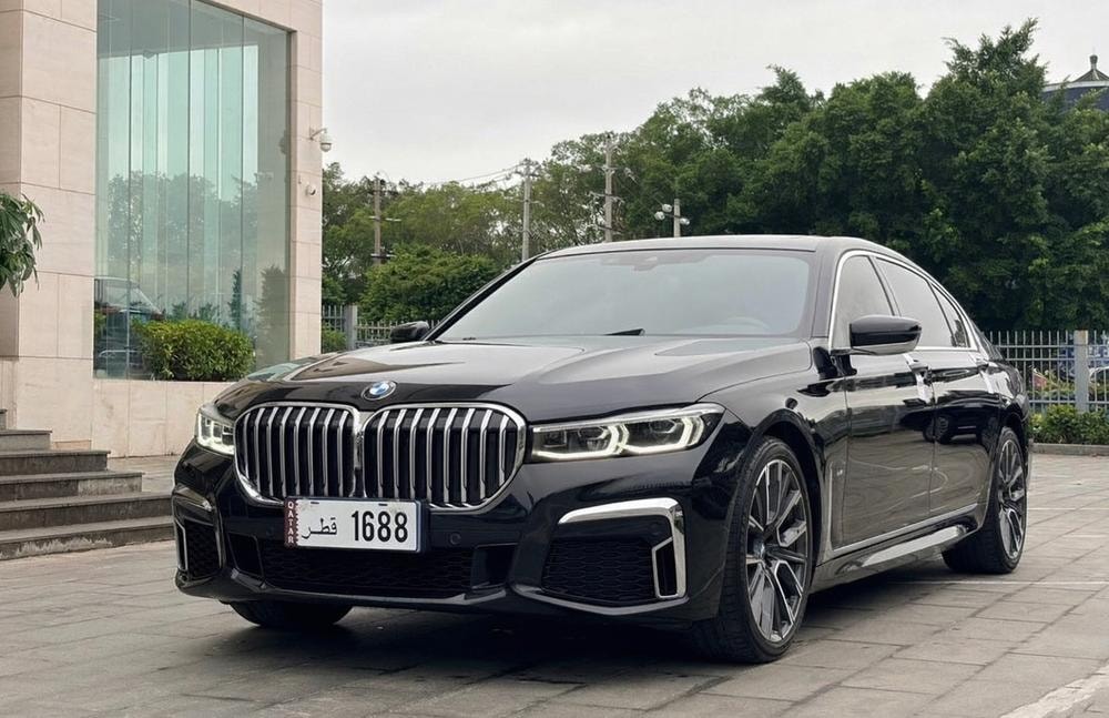 BMW 7-Series 2021 — фото автомобиля
