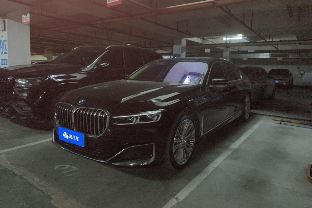 BMW 7-Series 2021 — фото автомобиля 1