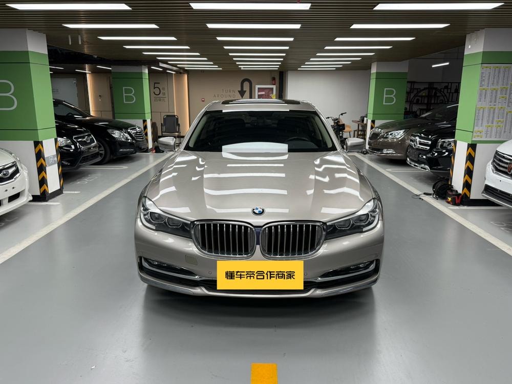 BMW 7-Series 2018 — фото автомобиля