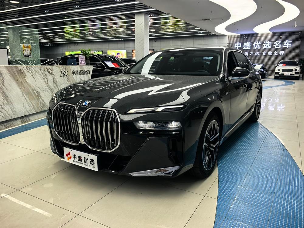 BMW 7-Series 2023 — фото автомобиля
