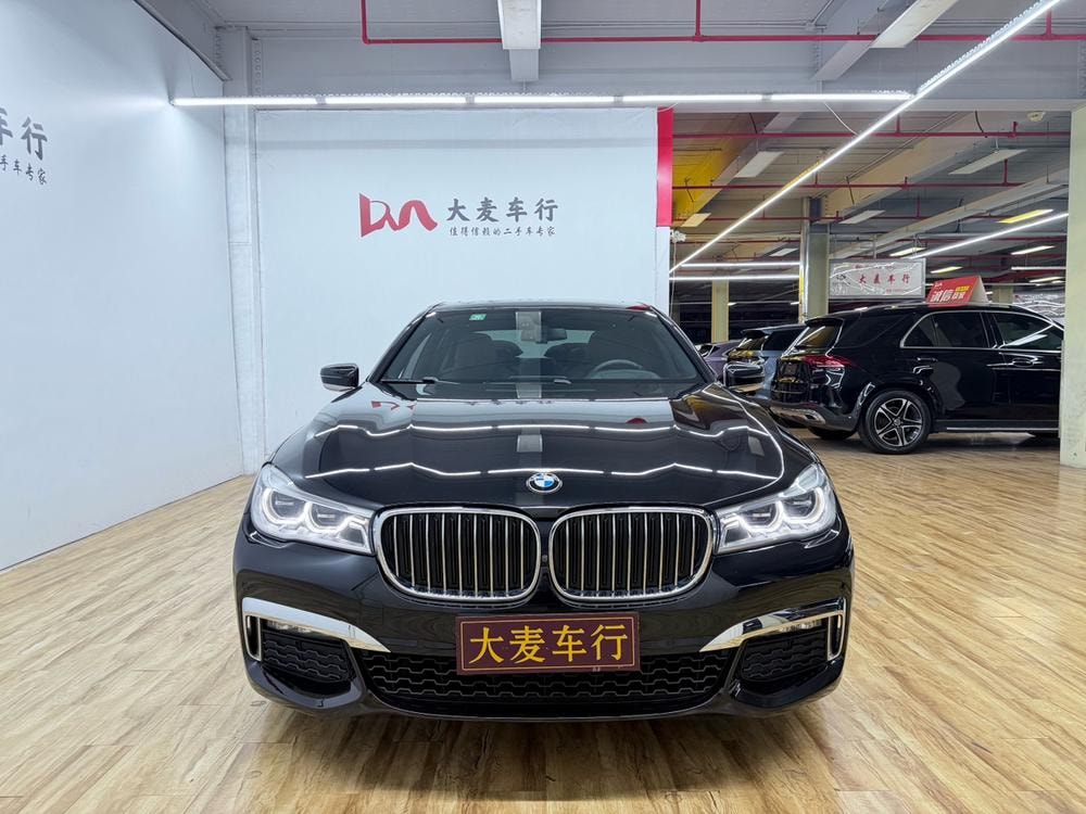 BMW 7-Series 2018 — фото автомобиля