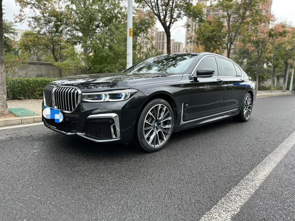 BMW 7-Series 2019 — фото автомобиля
