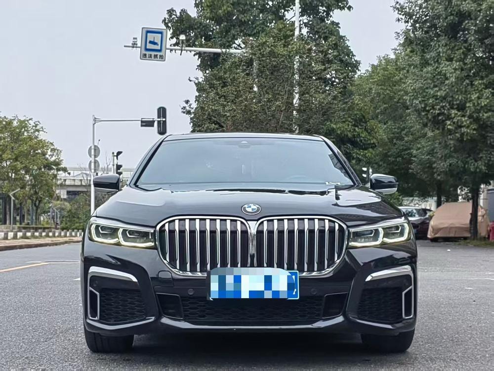 BMW 7-Series 2021 — фото автомобиля