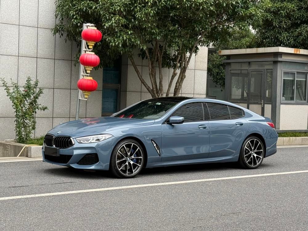 BMW 8-Series 2019 — фото автомобиля