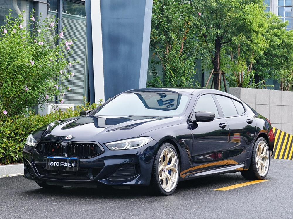 BMW 8-Series 2022 — фото автомобиля