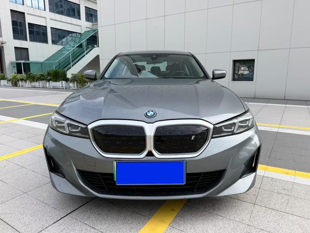 BMW i3 2022 — фото автомобиля