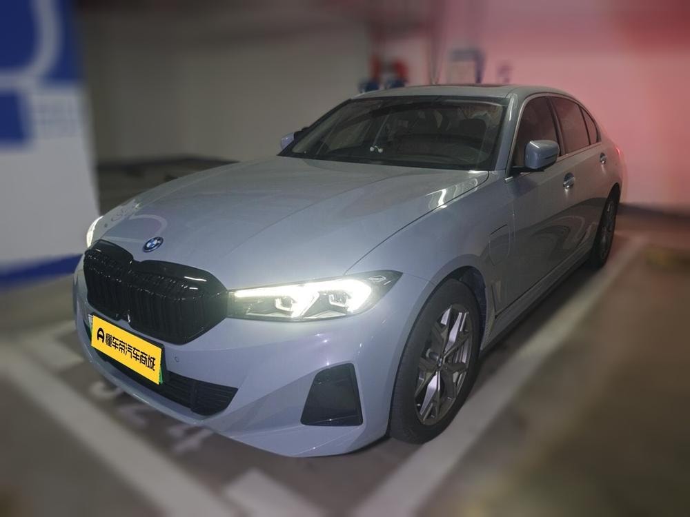 BMW i3 2025 — фото автомобиля 1