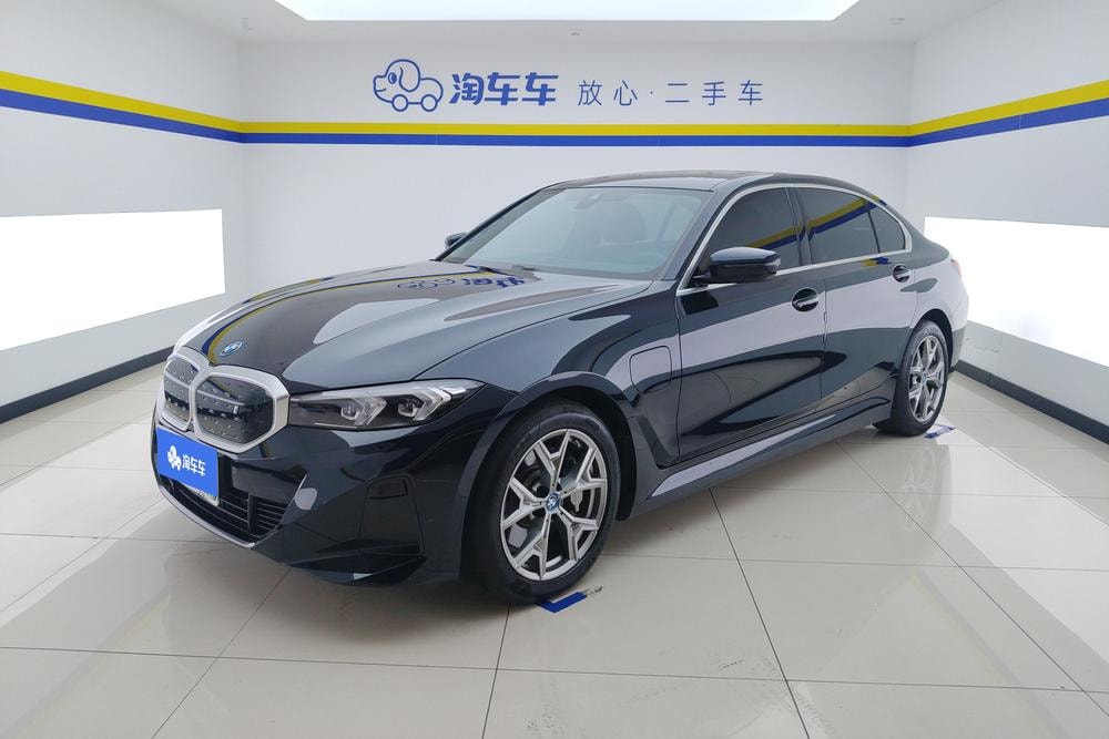 BMW i3 2023 — фото автомобиля