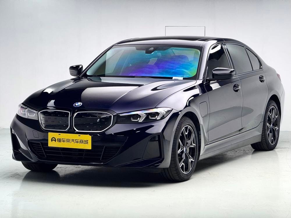BMW i3 2023 — фото автомобиля