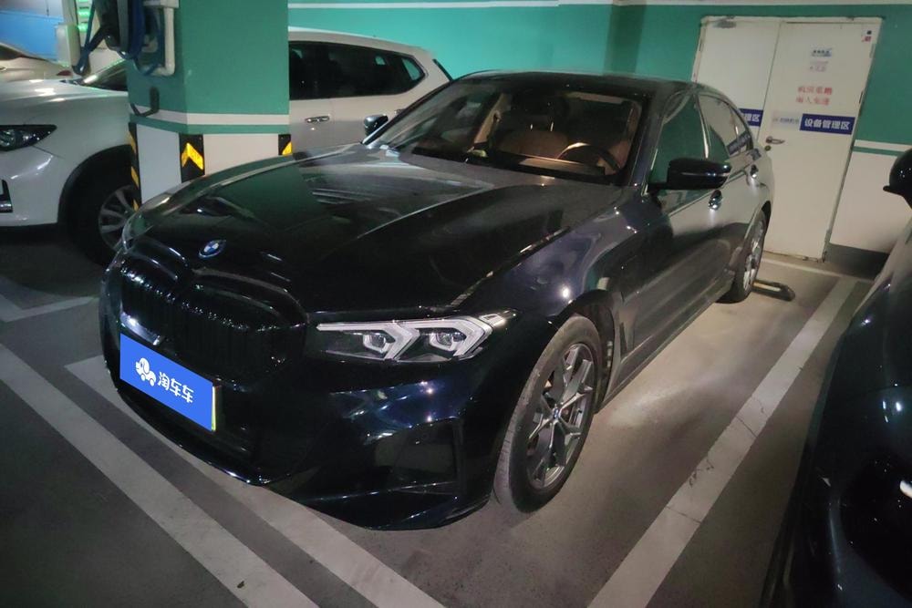 BMW i3 2022 — фото автомобиля 1