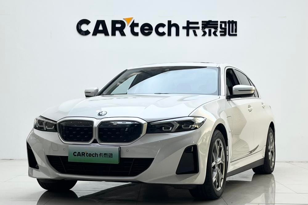 BMW i3 2023 — фото автомобиля 1