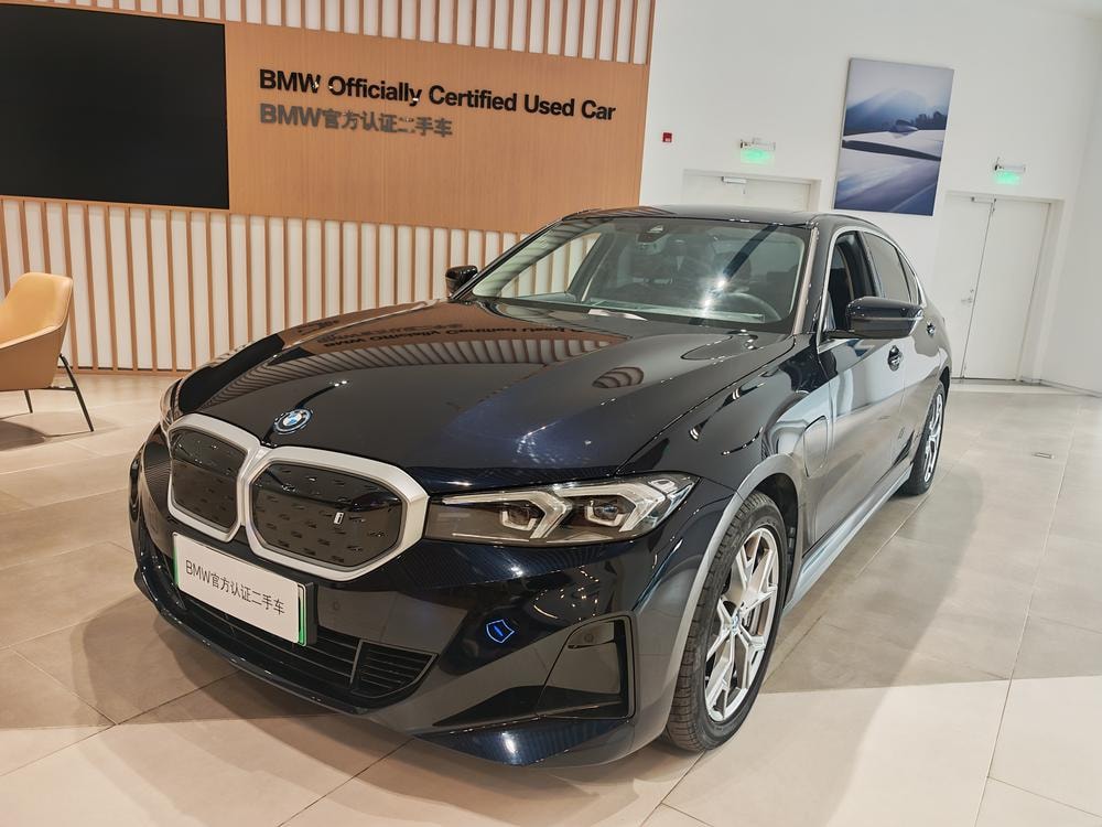 BMW i3 2025 — фото автомобиля