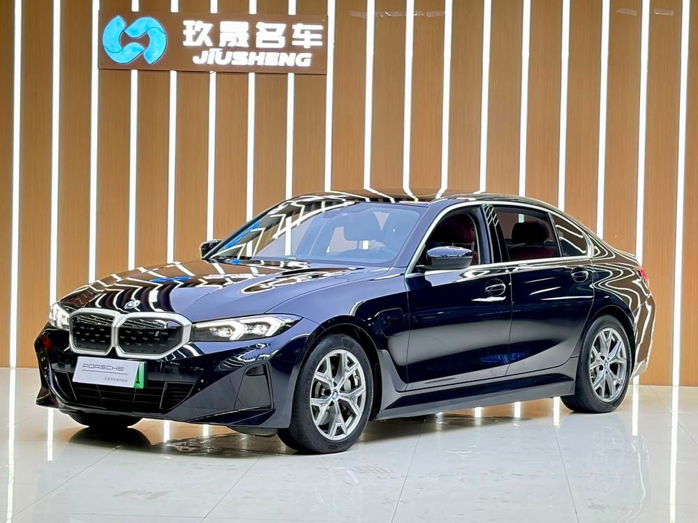 BMW i3 2025 — фото автомобиля 1