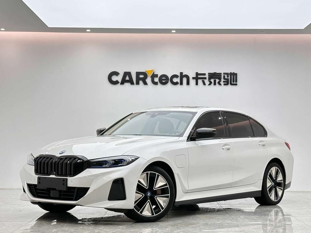 BMW i3 2023 — фото автомобиля