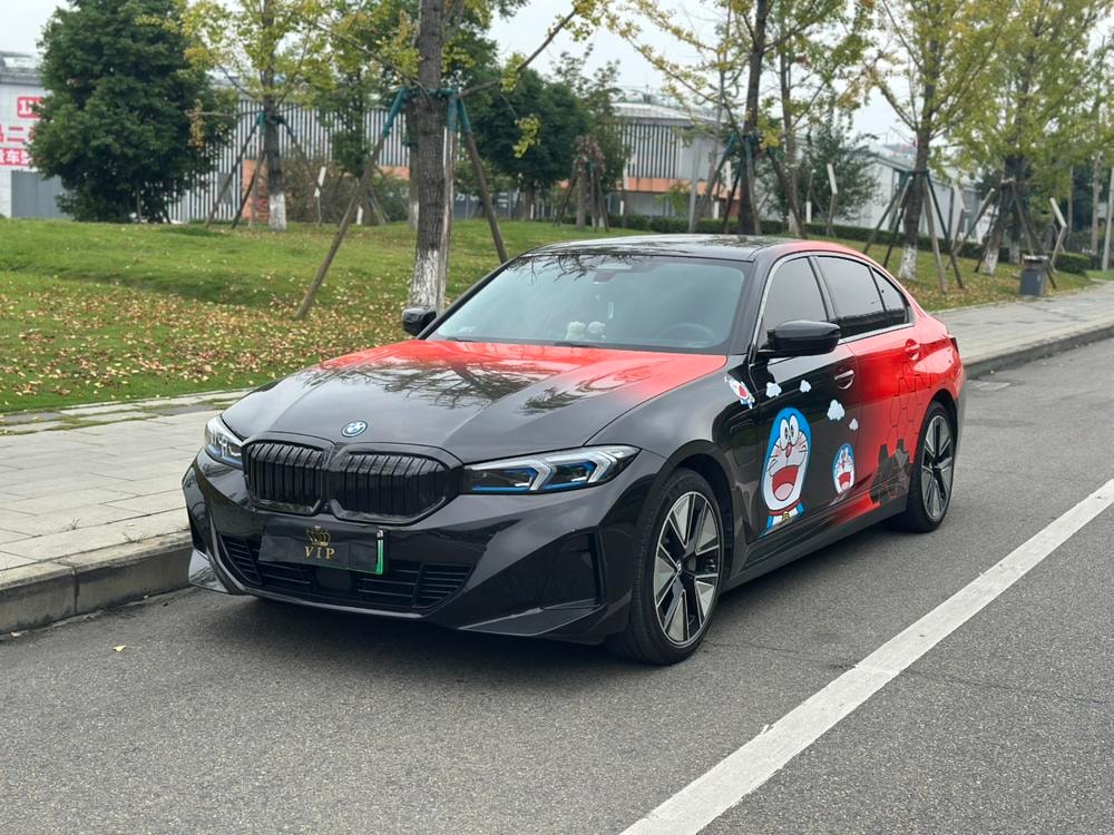 BMW i3 2023 — фото автомобиля