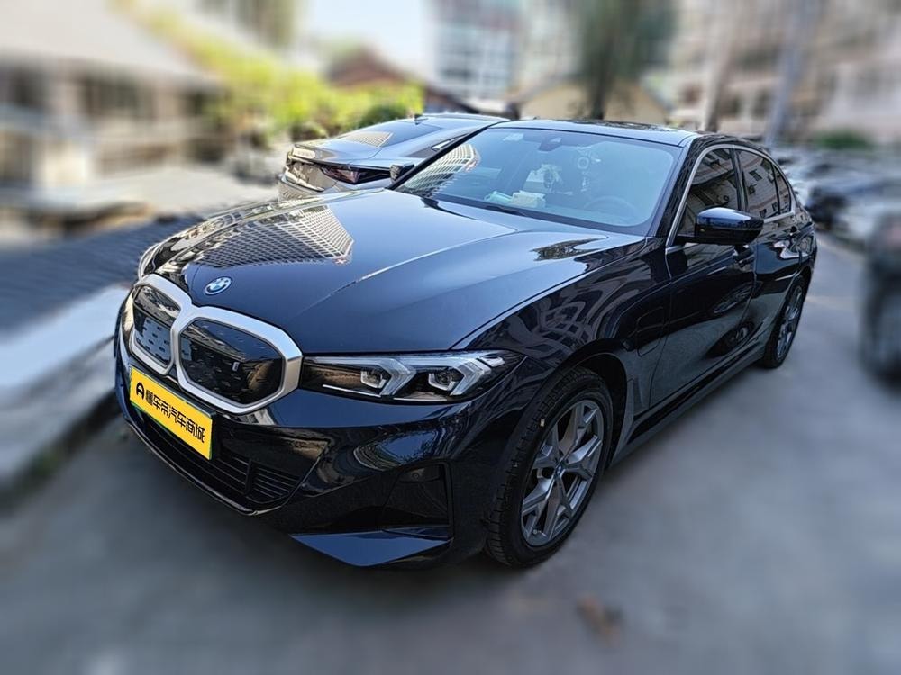 BMW i3 2023 — фото автомобиля