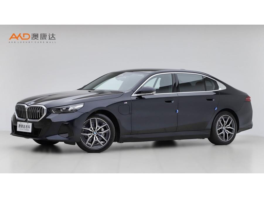 BMW i5 2026 — фото автомобиля