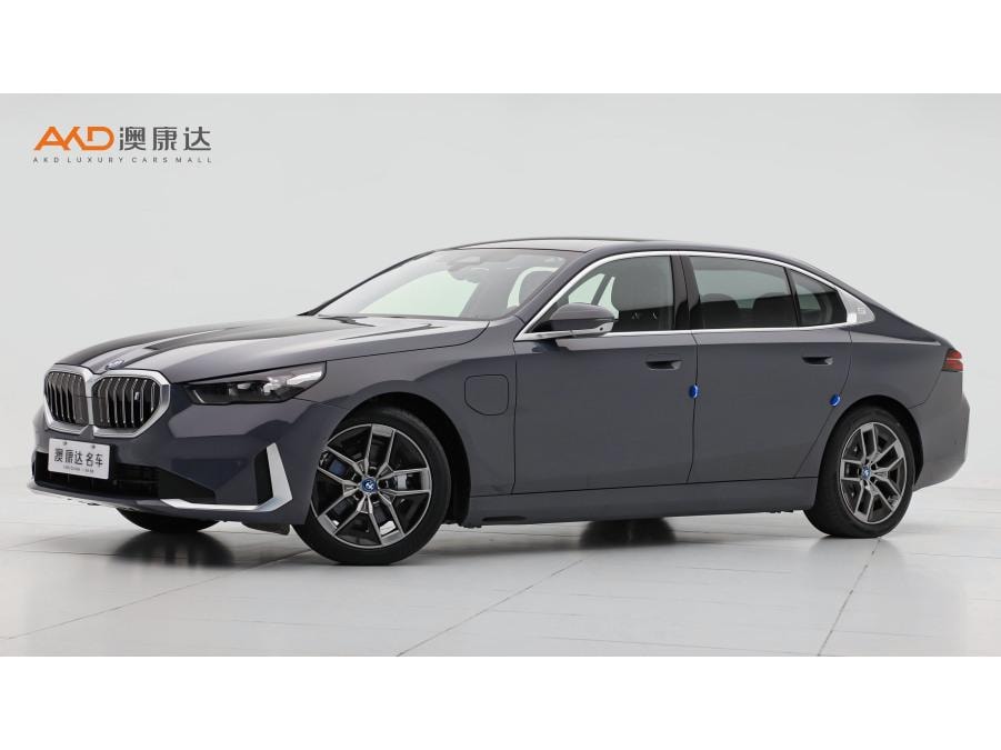 BMW i5 2024 — фото автомобиля
