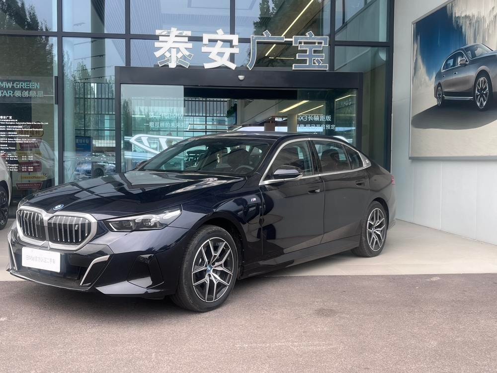 BMW i5 2025 — фото автомобиля