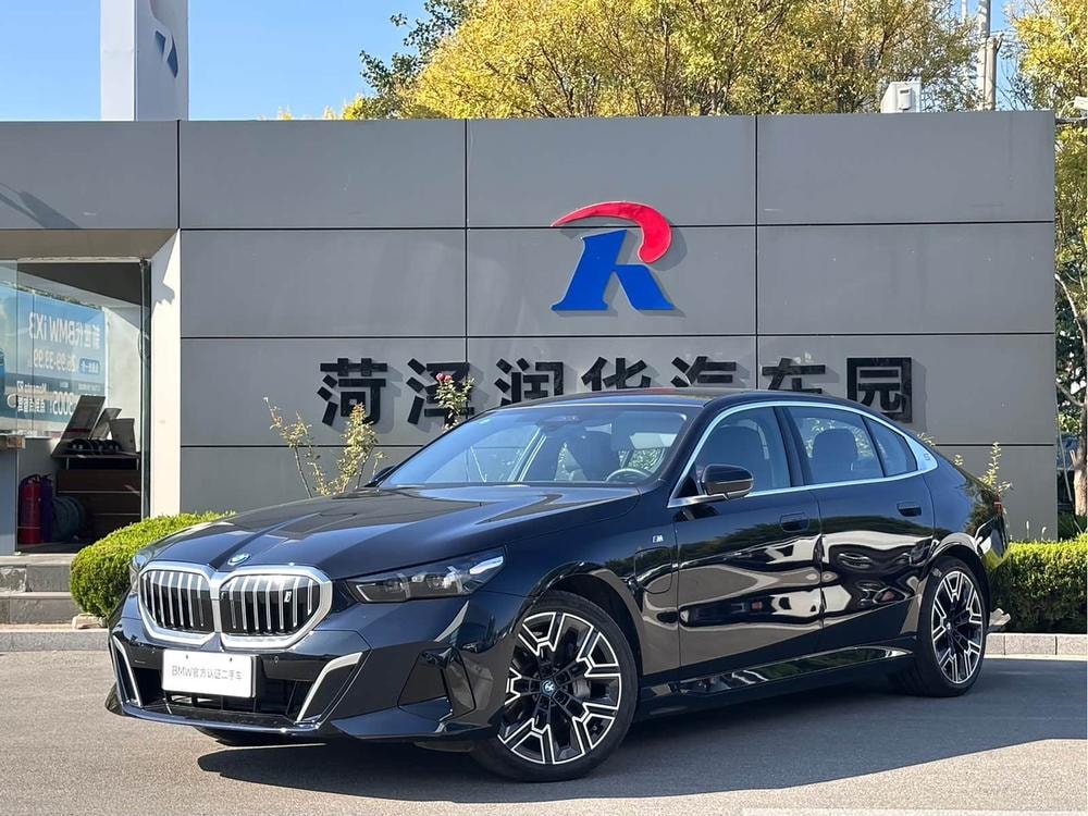 BMW i5 2025 — фото автомобиля