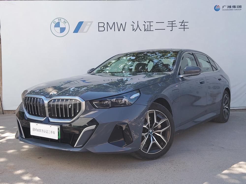 BMW i5 2024 — фото автомобиля 1