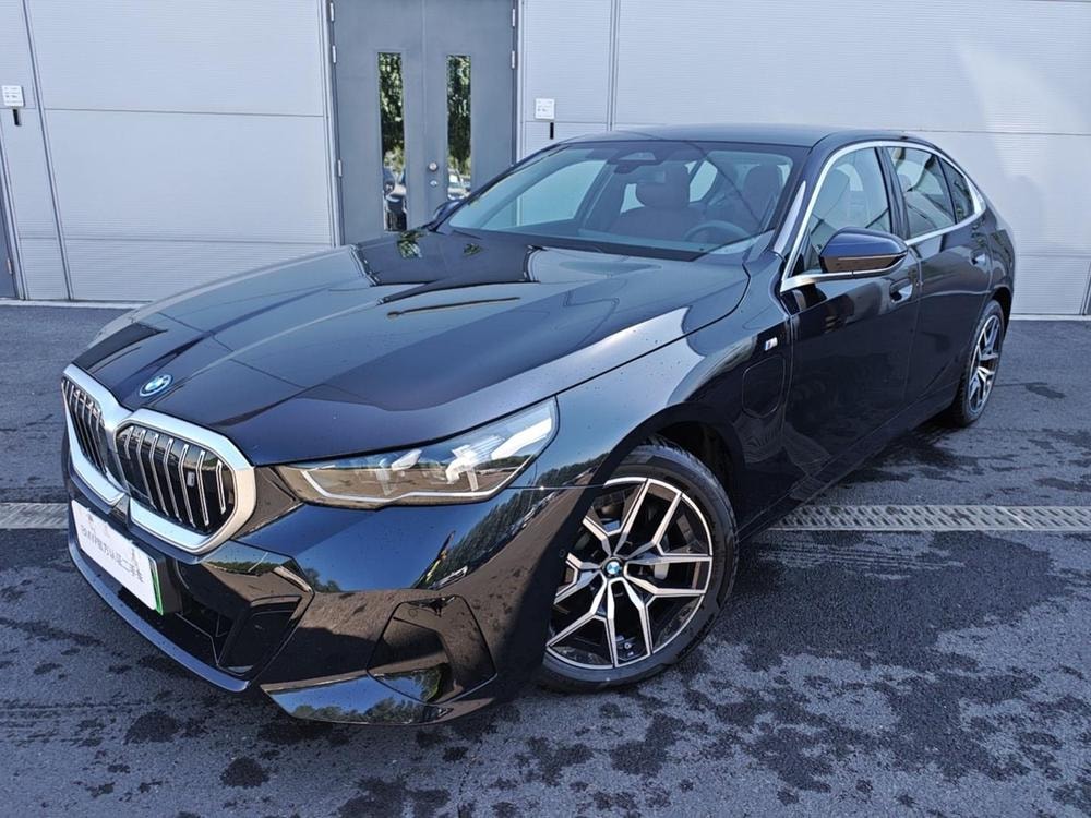 BMW i5 2025 — фото автомобиля