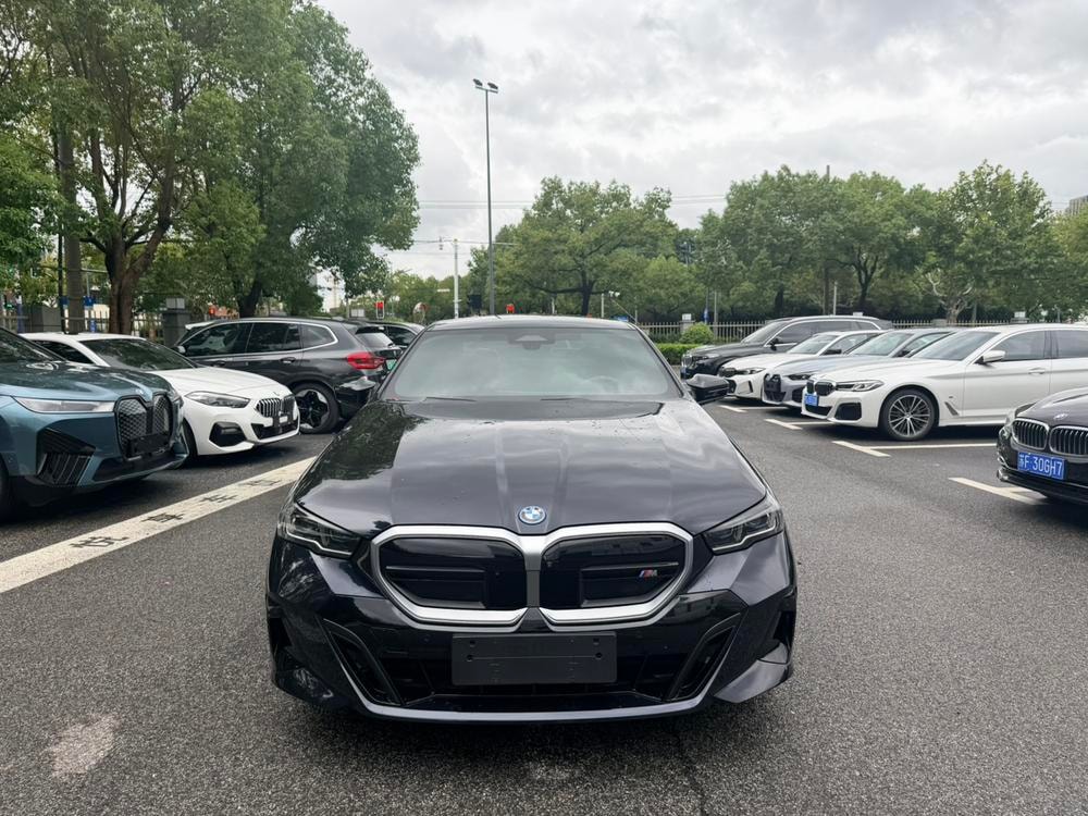 BMW i5 (Import) 2024 — фото автомобиля