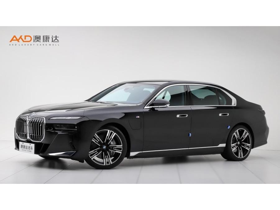 BMW i7 2023 — фото автомобиля