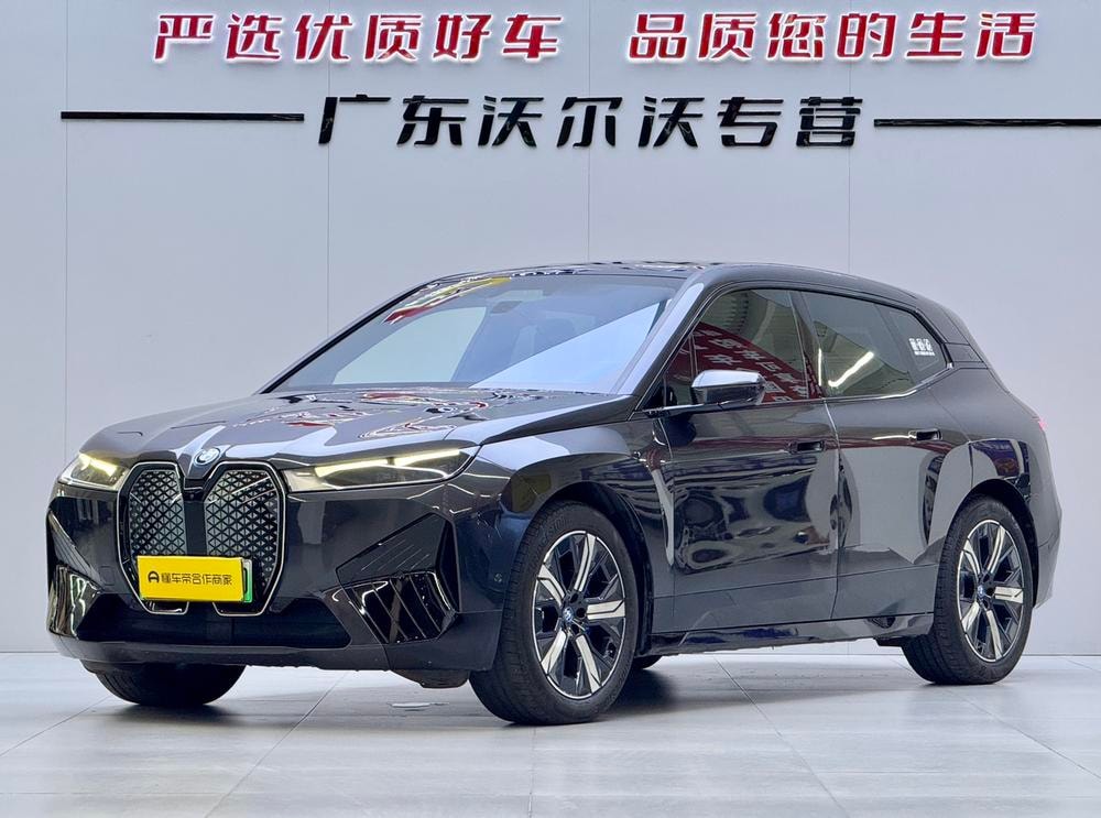 BMW iX 2023 — фото автомобиля 1