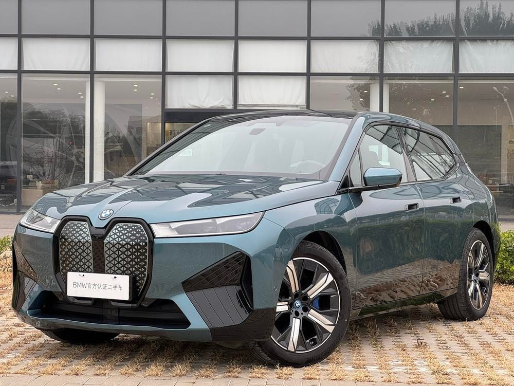 BMW iX 2023 — фото автомобиля