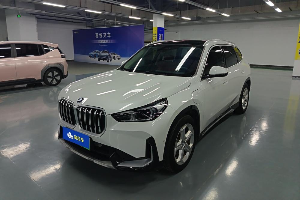 BMW iX1 2025 — фото автомобиля