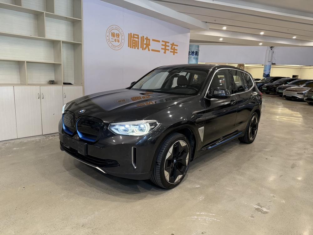 BMW iX3 2021 — фото автомобиля