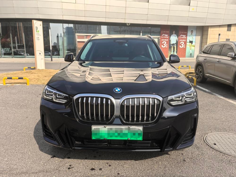 BMW iX3 2024 — фото автомобиля 1