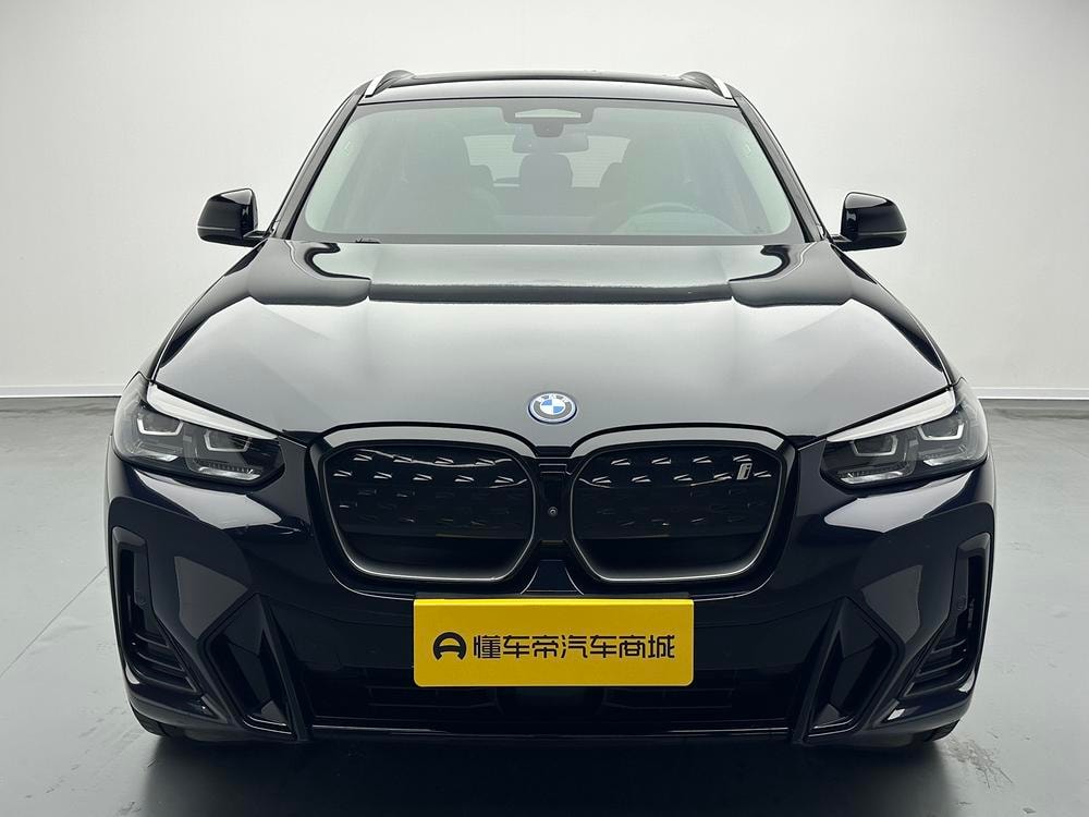 BMW iX3 2023 — фото автомобиля