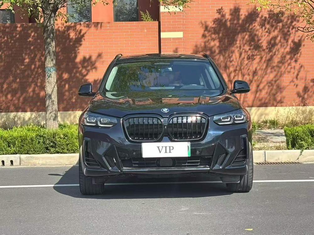 BMW iX3 2022 — фото автомобиля 1