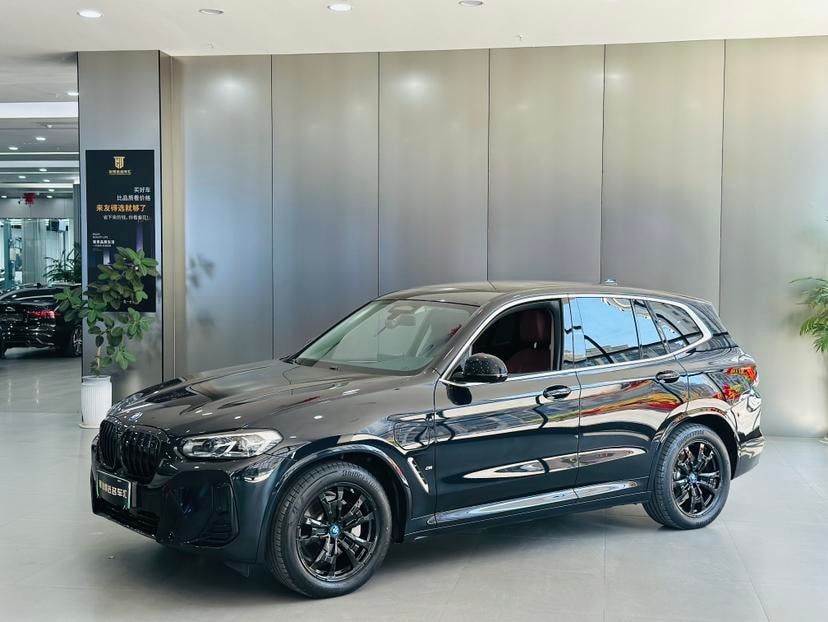 BMW iX3 2024 — фото автомобиля