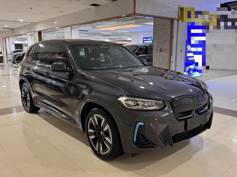 BMW iX3 2022 — фото автомобиля