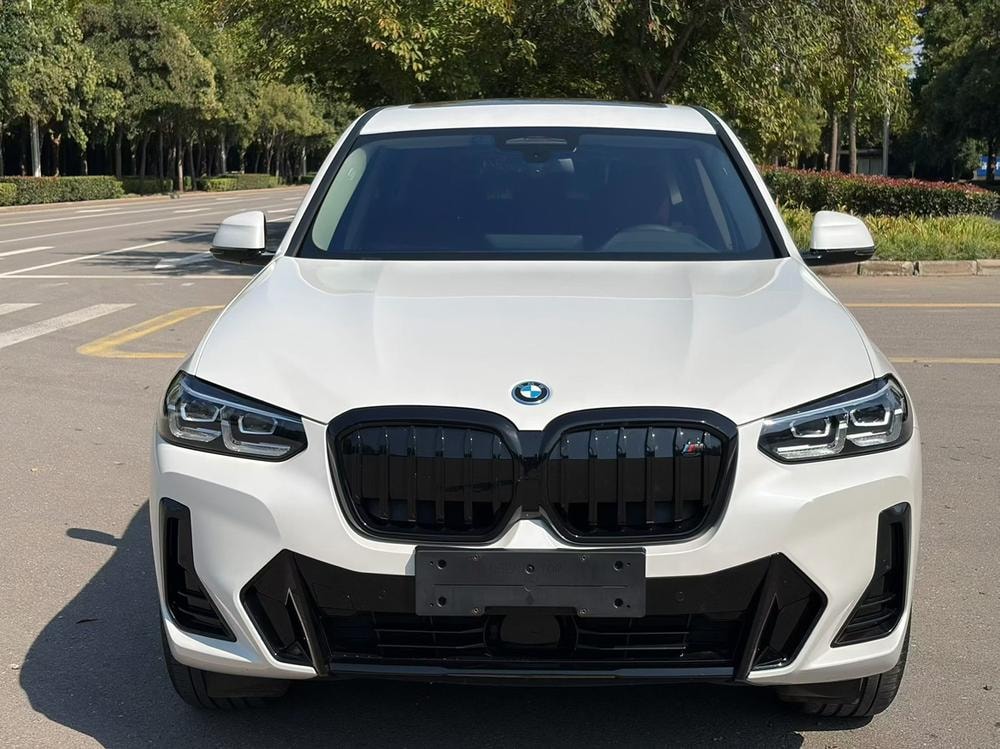 BMW iX3 2023 — фото автомобиля