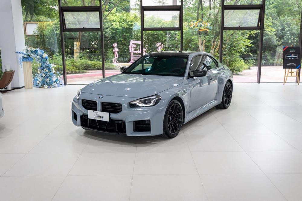BMW M2 2023 — фото автомобиля