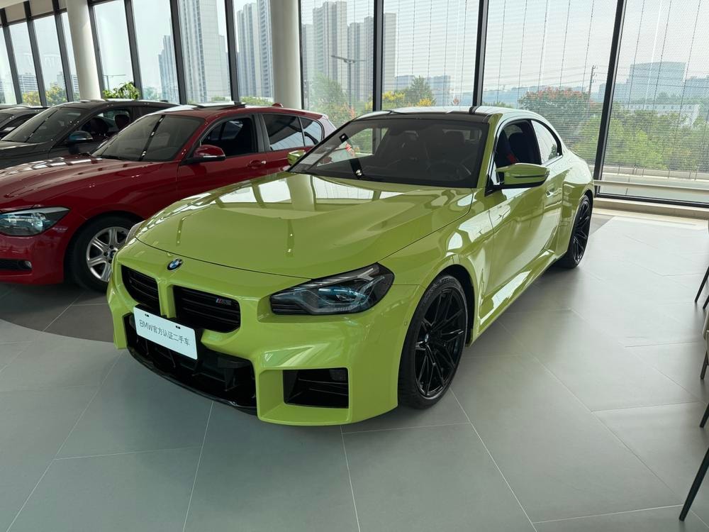 BMW M2 2024 — фото автомобиля