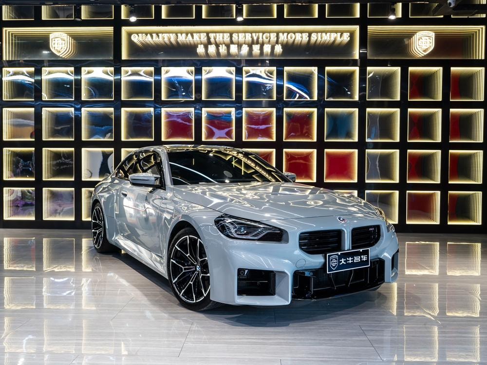 BMW M2 2023 — фото автомобиля