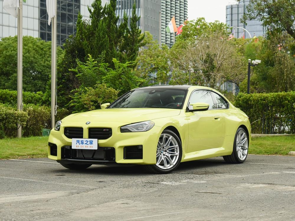 BMW M2 2024 — фото автомобиля 1