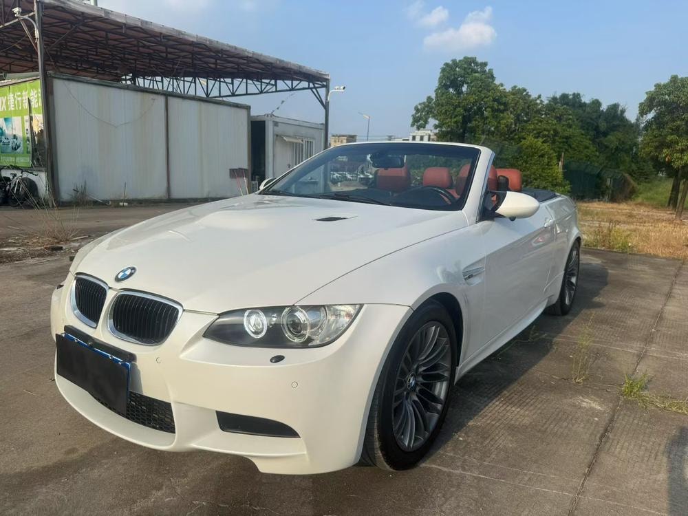 BMW M3 2011 — фото автомобиля 1