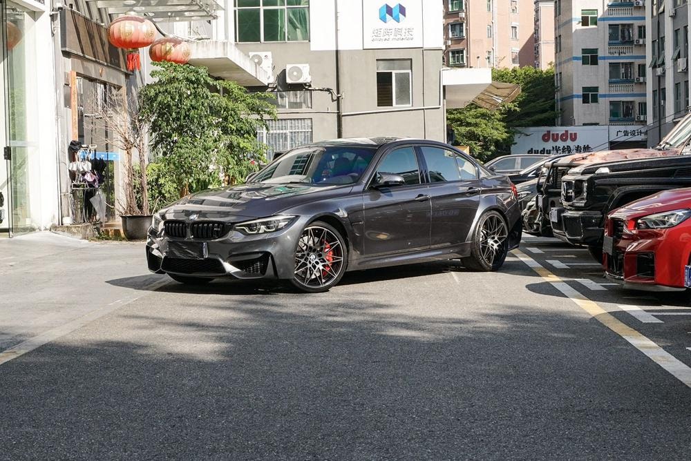 BMW M3 2018 — фото автомобиля