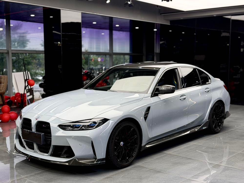 BMW M3 2021 — фото автомобиля
