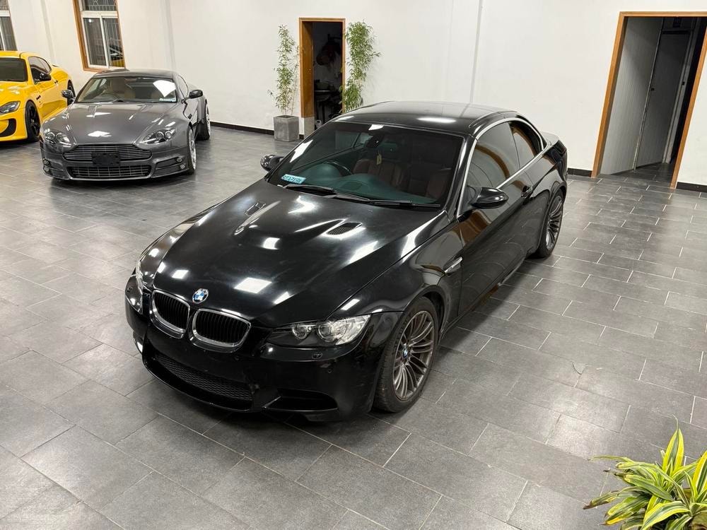 BMW M3 2010 — фото автомобиля 1